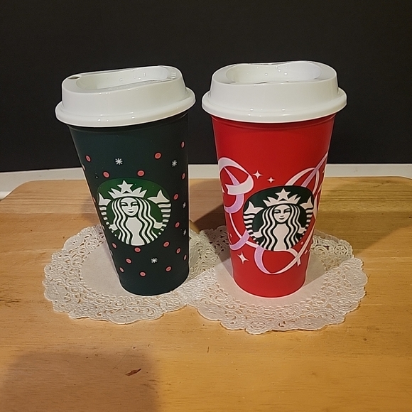 Pair of Starbucks Plastic Travel Cups with Lids Red & Green - Picture 10 of 10